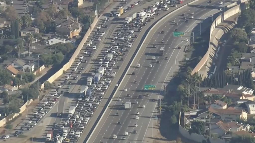 Northbound Highway 101 lanes in San Jose blocked by overturned vehicle — CBS Bay Area (KPIX), Mountain View Community news