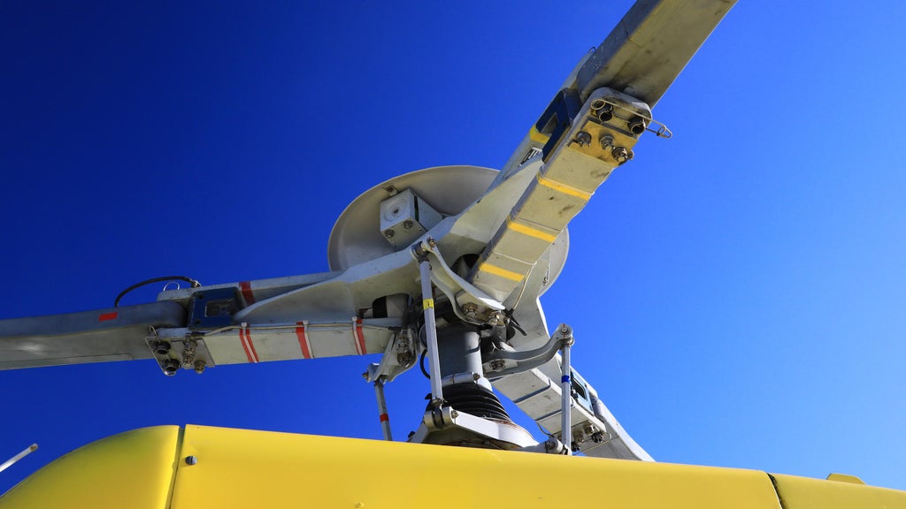 2 helicopters collide southeast of McMinnville in Oregon, killing 3 — Mountain View Schools news