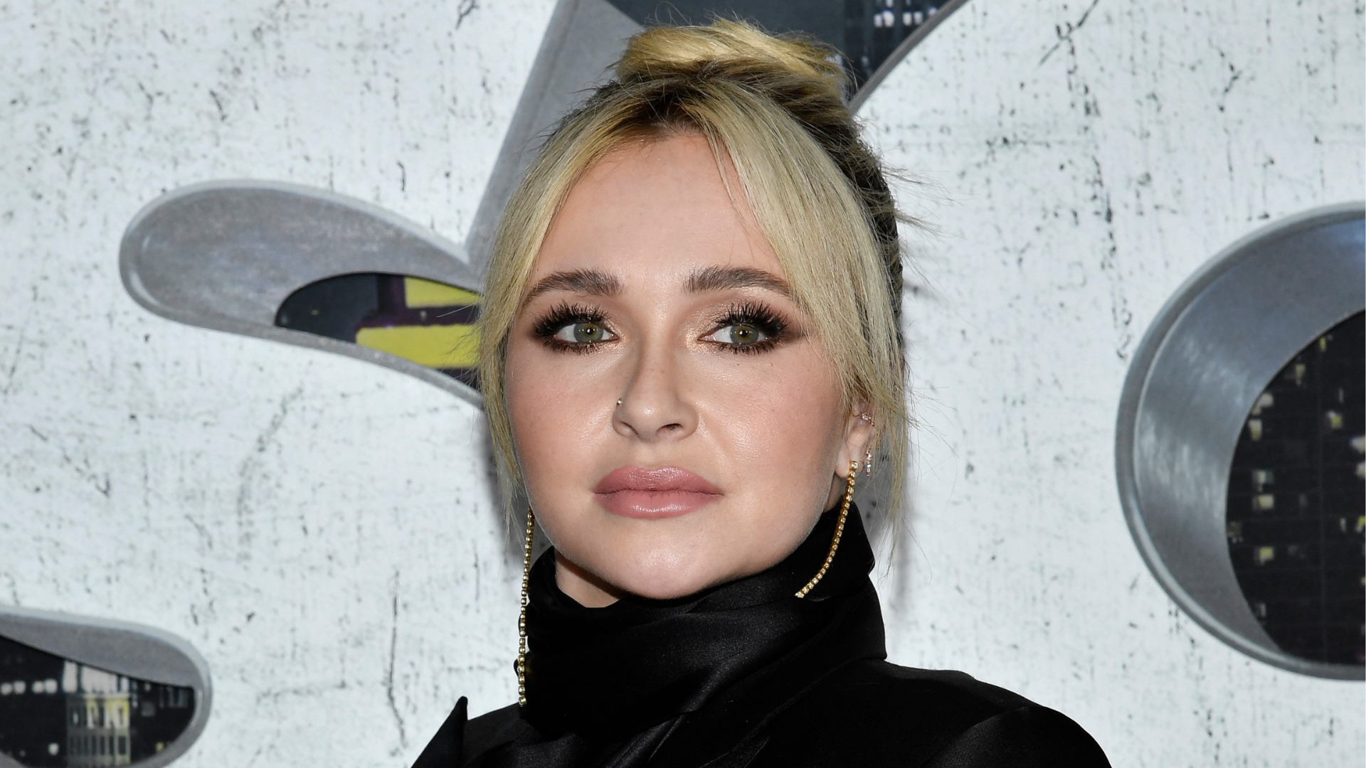 911 call reveals frantic response at address where Hayden Panettiere was found unresponsive
       — ABC 7 Bay Area, Mountain View Community news