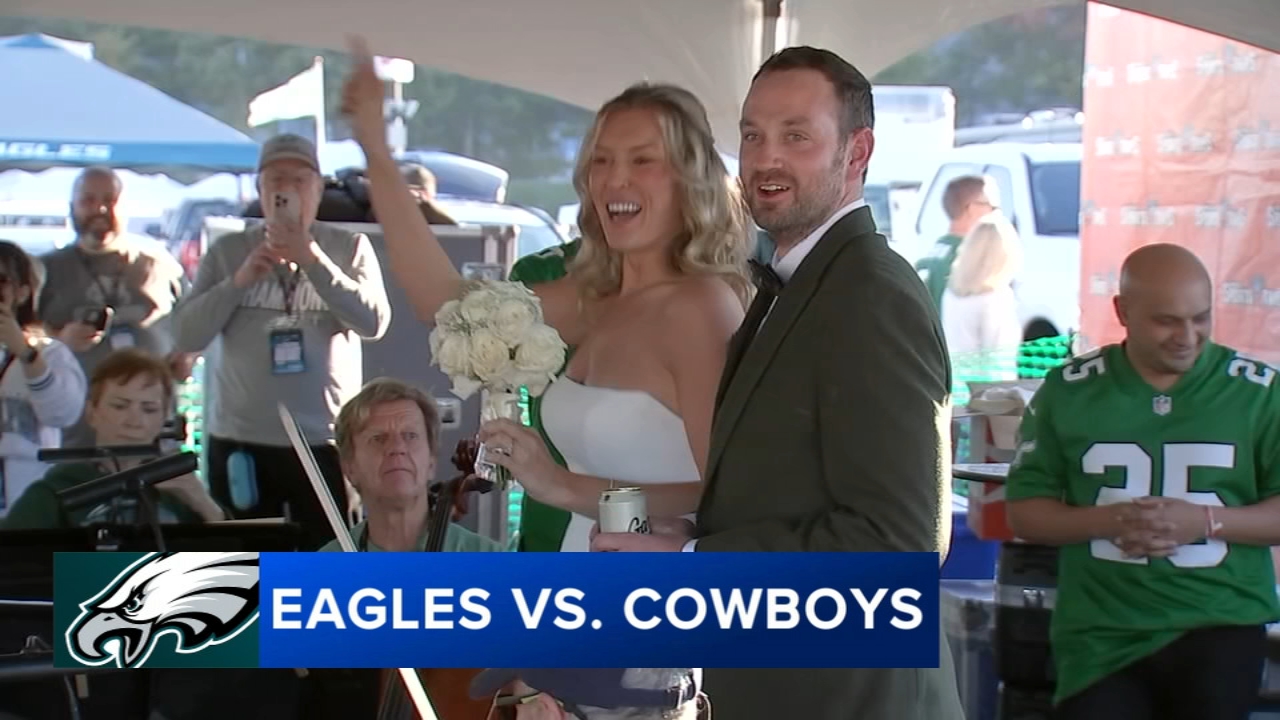 Chicago couple Lindsey Carl, Brandon Byrd get married at Philadelphia Eagles tailgate before MNF
— Mountain View Community news