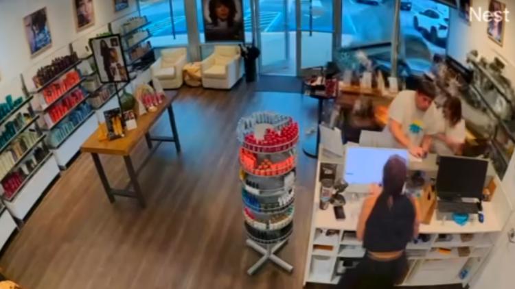 Couple survives being hit by car that crashed through a Jacksonville hair salon — First Coast News Local, Mountain View Community news