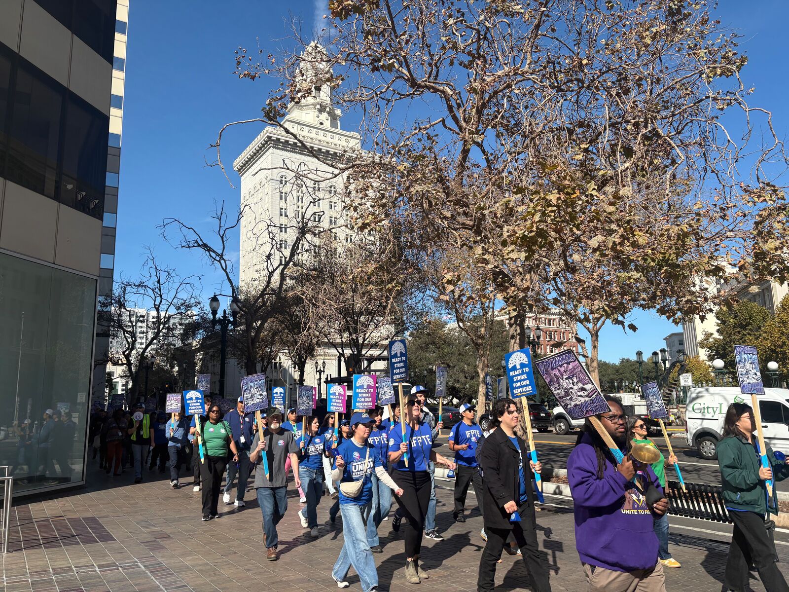 Oakland city workers will strike Nov. 5 if no deal is reached — Mountain View Community news
