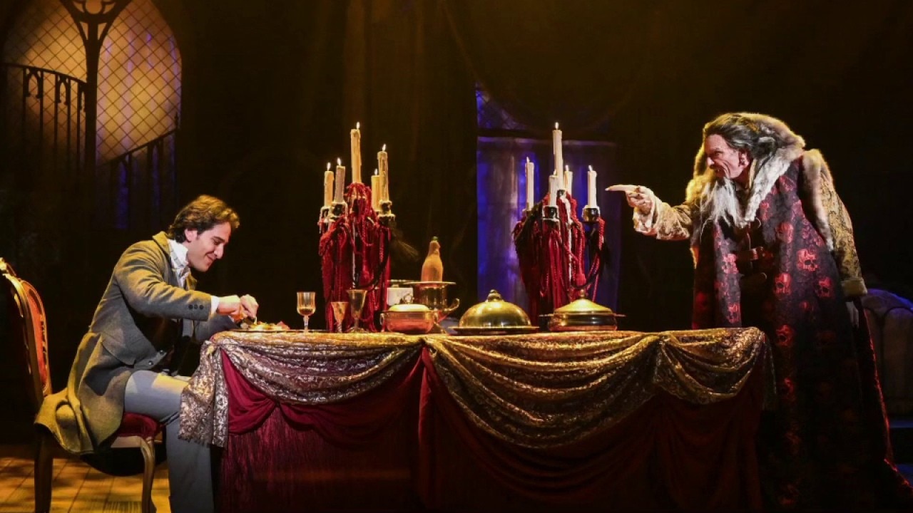 'Dracula' at TheatreWorks Silicon Valley — KTVU FOX 2 Bay Area