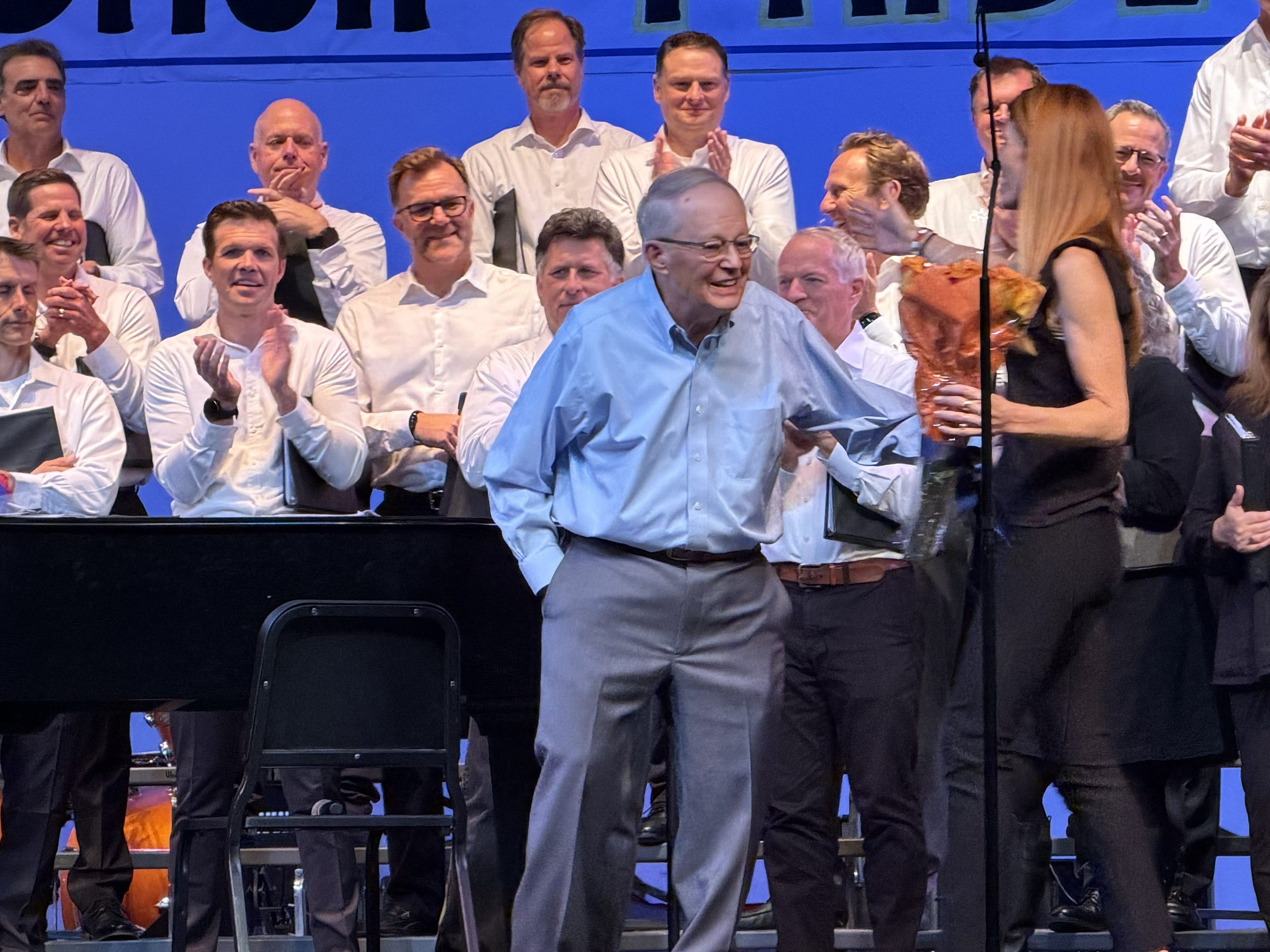 Dozens join legendary 87-year-old Bay Area choir director for impressive reunion performance — KTVU FOX 2 Bay Area, Mountain View Arts news