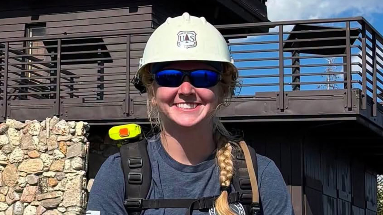 Firefighter, 24, died after being struck by a tree battling La. wildfire — KTVU FOX 2 Bay Area, Mountain View Community news